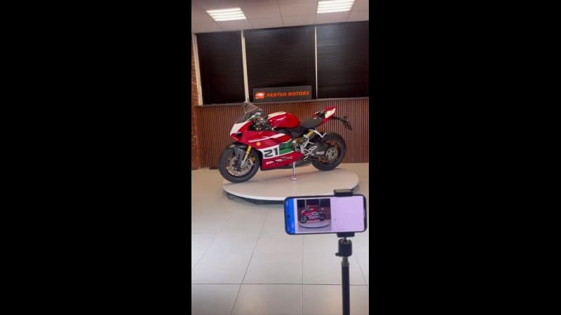 Магазин мотоциклов PANTAH MOTORS: съёмка фото 360 на смартфон